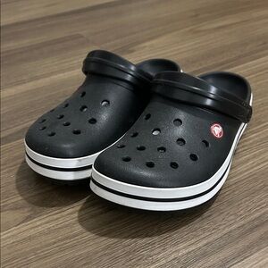 CROCS Black Ventilated Clogs